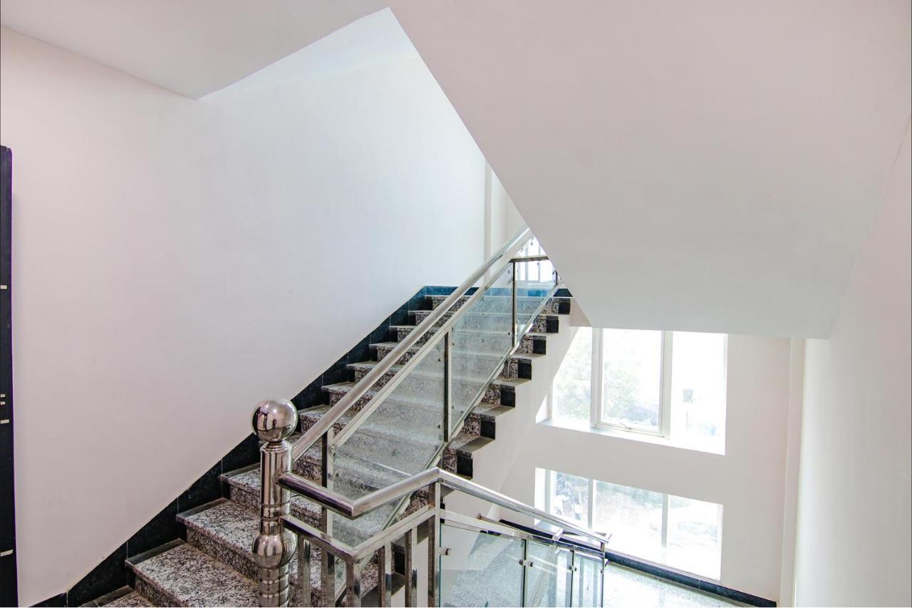 Fabhotel Satyam International Noida Luaran gambar
