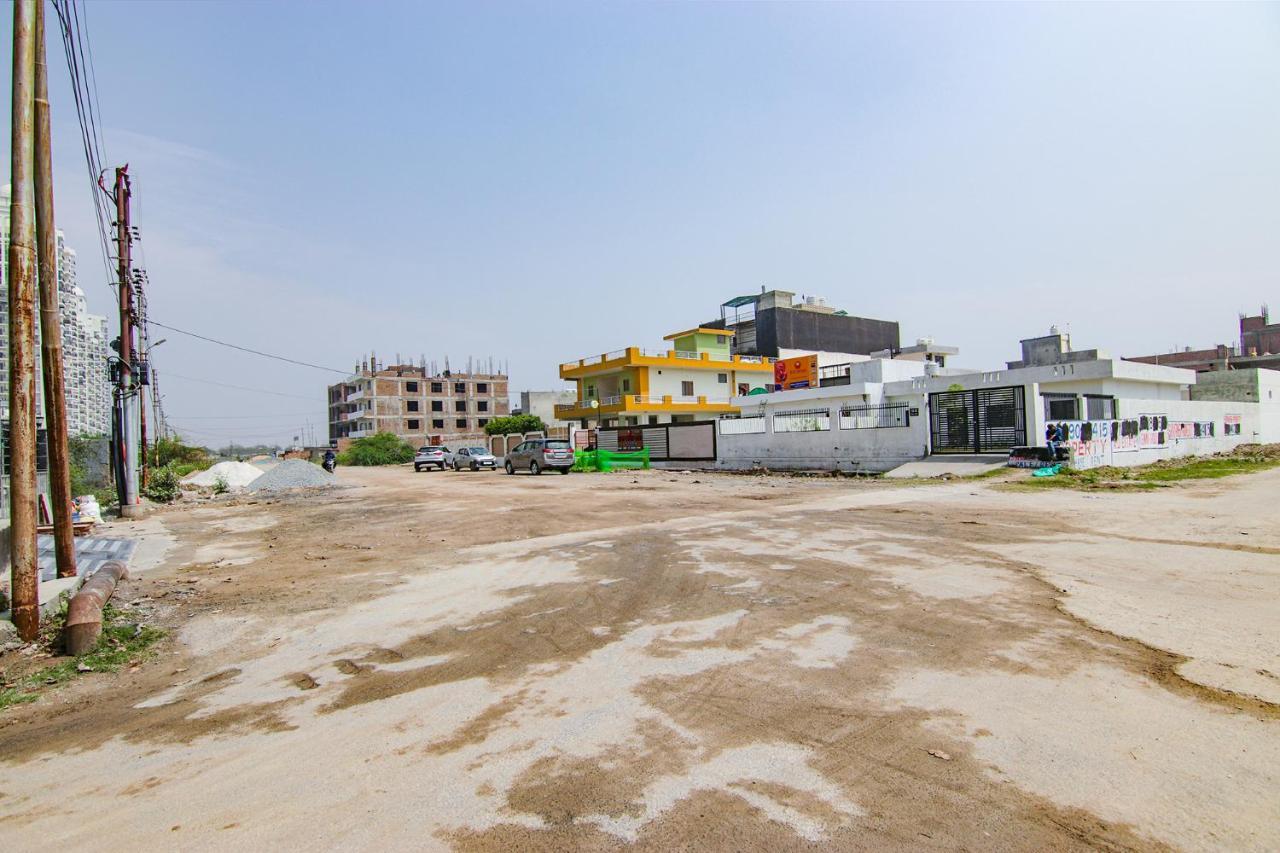 Fabhotel Satyam International Noida Luaran gambar