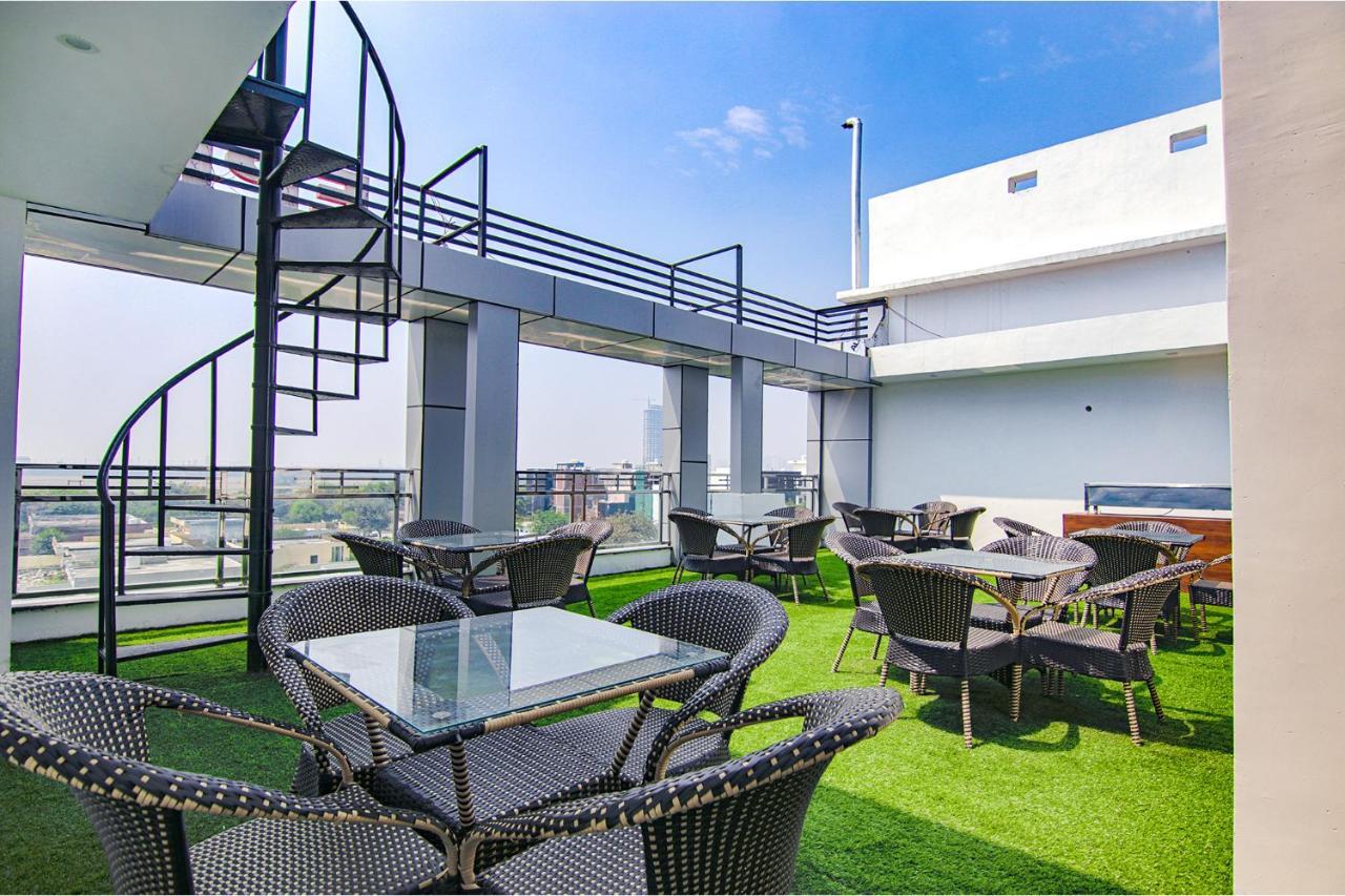 Fabhotel Satyam International Noida Luaran gambar